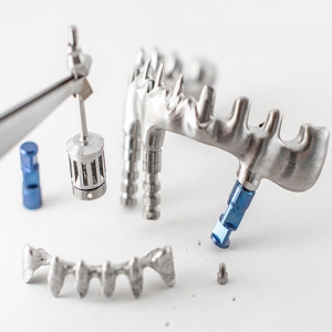 ایمپلنت ساب پریوستئال